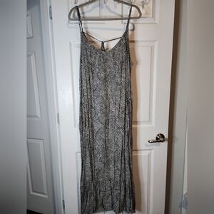 AVA & VIV 3X Black &‎ White Maxi Dress